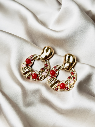 Wholesaler D Bijoux - Golden dangling earrings with rhinestones