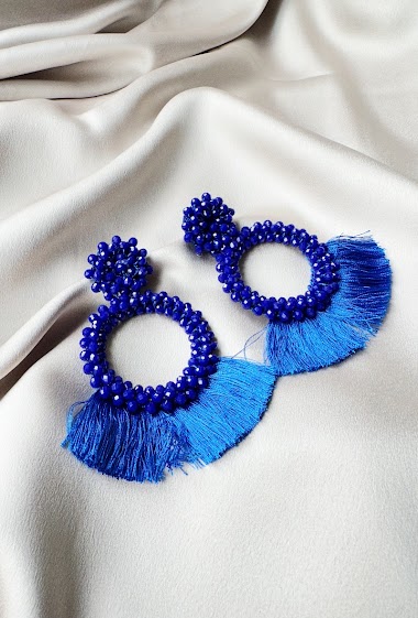Wholesaler D Bijoux - Hand-embroidered pearl and pompom earrings