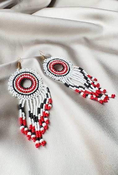 Großhändler D Bijoux - Hand-embroidered pearl earrings