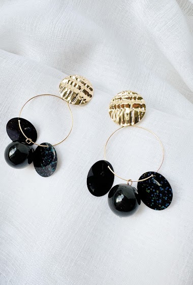 Mayorista D Bijoux - Pearls and holographic pastille earrings