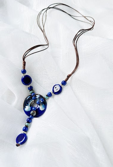 Necklace with ceramic pendant