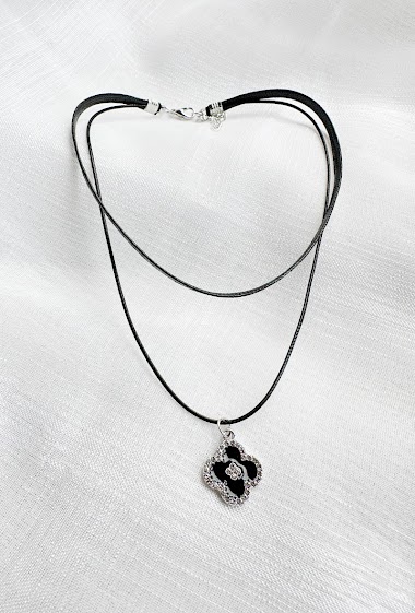 Großhändler D Bijoux - Necklace choker with clover and rhinestones