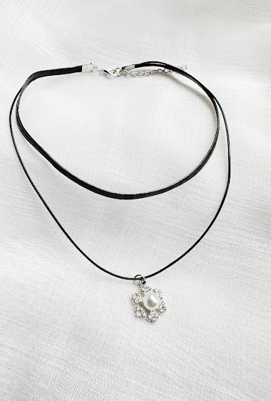 Mayorista D Bijoux - Necklace choker with rhinestone and pearl flower pendant