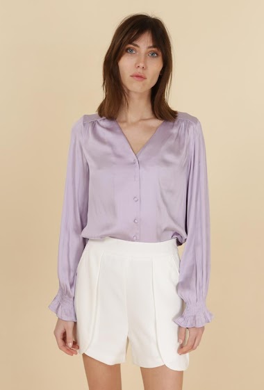 Wholesaler DAPHNEA - V plain satin shirt