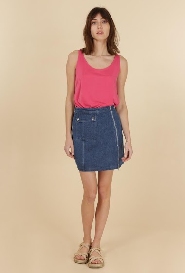 Wholesaler DAPHNEA - Zipped denim skirt + a large pocket