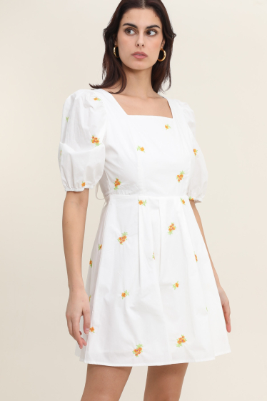 Wholesaler DAPHNEA - Cotton shirt with flower embroidery
