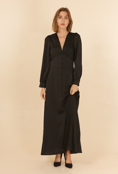 Wholesaler DAPHNEA - Long sleeves V-neck satin maxi dress