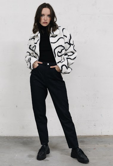 Wholesaler DAPHNEA - Bouclé jacket with abstract design