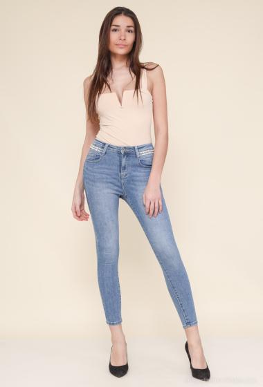 Wholesaler Daysie - Blue jeans with pearls at the waist
