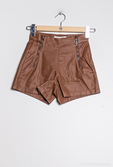 Wholesaler Daysie - Fake leather shorts with zips
