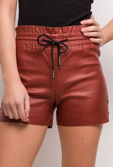Wholesaler Daysie - Fake leather shorts