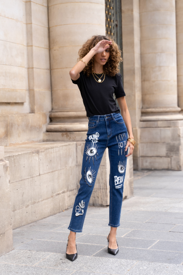 Wholesaler DENIM LIFE - Stretch mini flare jeans with diamond buttons