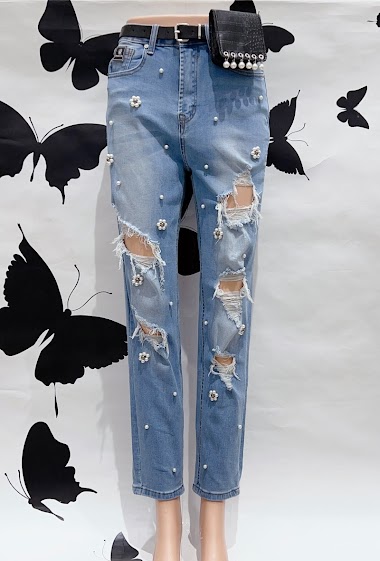 Wholesaler DENIM LIFE - Ripped stretch mom jeans with belt and pearls
