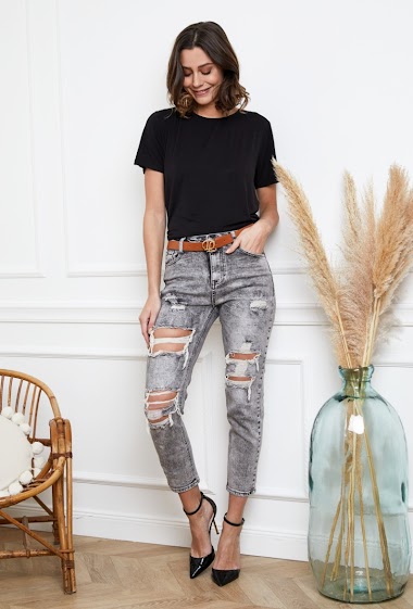 Großhändler DENIM LIFE - Plus Size Push Up Mom Jeans mit zerrissenem Stretch und Gürtel schwarz