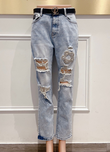Großhändler DENIM LIFE - Zerrissene Push-Up-Stretch-Mom-Jeans mit Diamantherz und Plus-Size-Gürtel