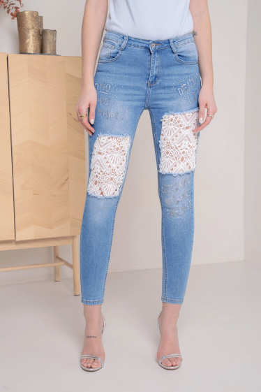 Wholesaler DENIM LIFE - Stretch skinny jeans with embroidery
