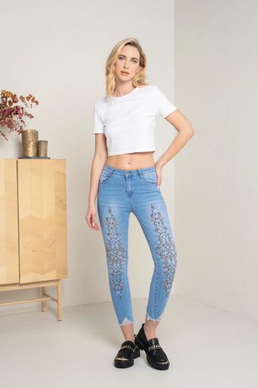 Wholesaler DENIM LIFE - Skinny stretch jeans with embroidery