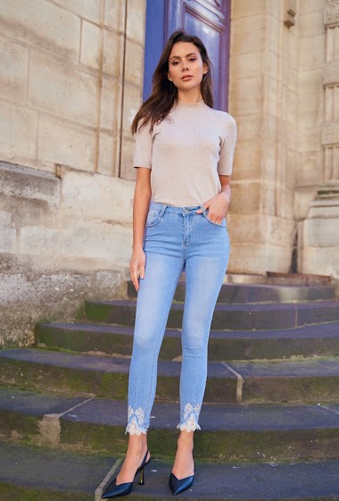 Light blue shop skinny jeans outfit