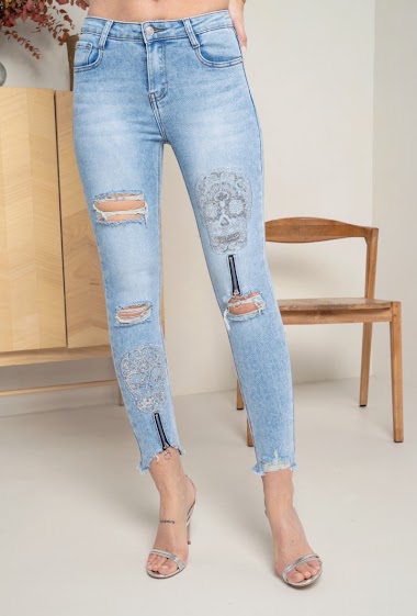 Großhändler DENIM LIFE - Enge Stretch-Jeans mit aufgestickten Totenköpfen