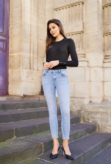 Großhändler DENIM LIFE - Enge Stretch-Jeans mit Knöchelschädeln aus Strass