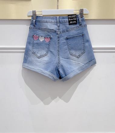 Grossiste DENIM LIFE - Short en jean avec cœurs pailletés  sur la poche arrière