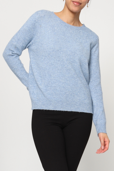 Wholesaler Dix-onze - Very soft cable v-neck sweater