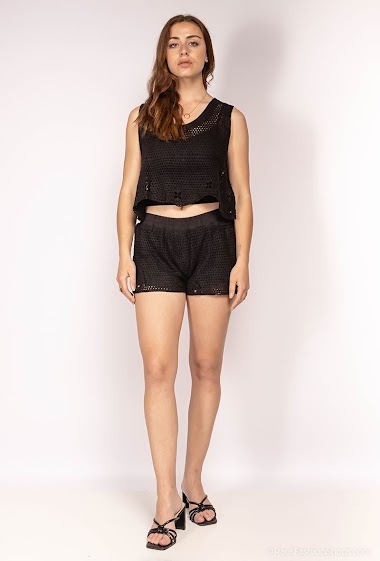 Wholesaler D&Z Fashion - Crocheted crop top and shorts