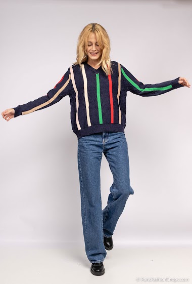 Großhändler D&Z Fashion - V-neck striped knit sweater