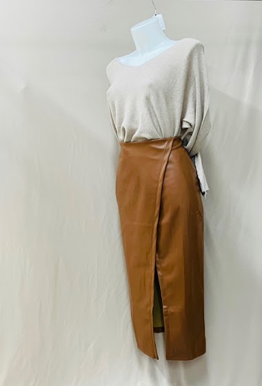 Wholesaler E.DIVA - Mid-length skirt in leatherette