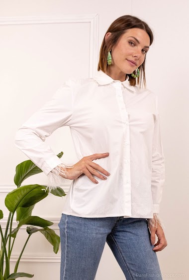 Shirt with feather edging