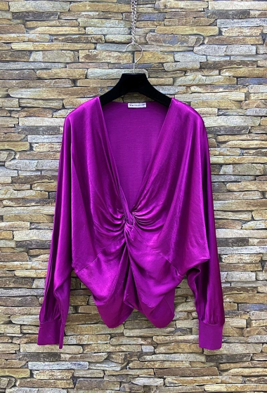 Wholesaler Elle Style - AGNES blouse, fluid and romantic, satin at the front.
