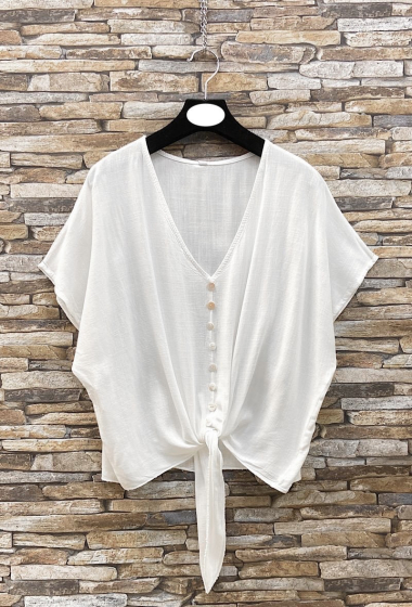 Wholesaler Elle Style - BILLIE blouse, fluid viscose, romantic with buttons