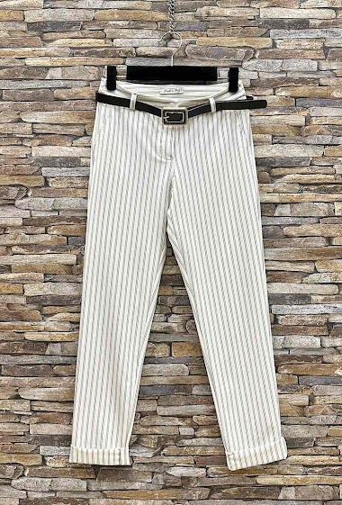 Wholesaler Elle Style - EMMA striped pants with front pockets and belt. chic and trendy.