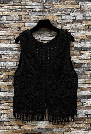 Wholesaler Elle Style - SHEILA vest in cotton crochet with fringe. boho chic and romantic