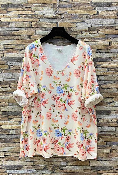 Wholesaler Elle Style - TANIA top, oversized printed casual V-neck