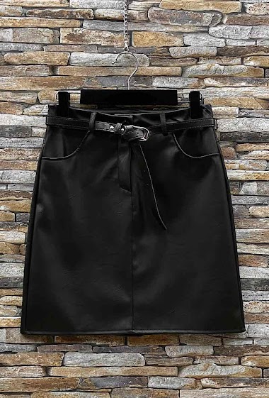 Wholesaler Elle Style - CAROLE Chino skirt, in imitation leather with front pockets and belt.