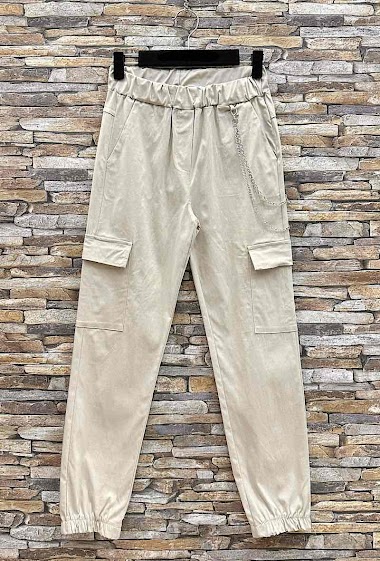 Wholesaler Elle Style - Very stretchy CARGO pants with pockets and accessory