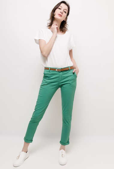 Grossiste Elle Style - Pantalon Chino GREYSON taille haute classique en coton avec poche et ceinture.