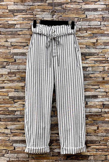 Grossiste Elle Style - Pantalon FRANKY effet lin en coton avec poches avant et ceinture romantique
