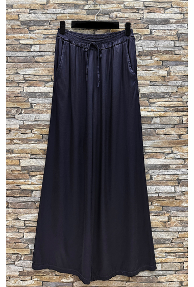 Wholesaler Elle Style - Wide, fluid and romantic JIBEI pants, satin viscose with front pockets.