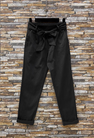 Grossiste Elle Style - Pantalon SACHA en coton avec poches, taille élastique avec ceinture noeud.