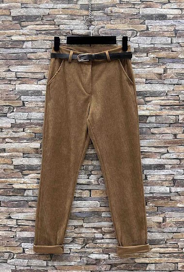 Wholesaler Elle Style - SONIA Classic trousers in velvet corduroy with pocket and belt.
