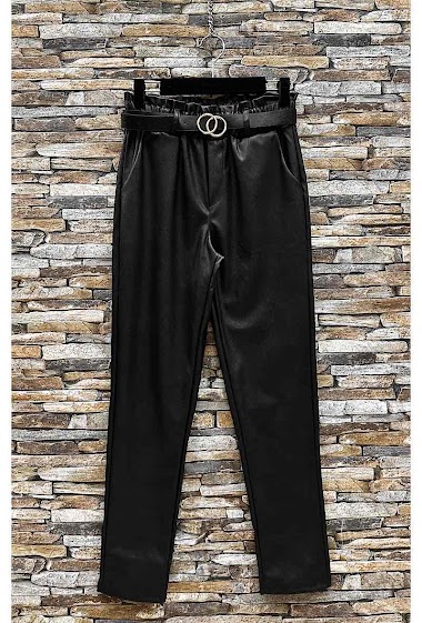 Wholesaler Elle Style - STEF faux leather pants with front pockets and lace.