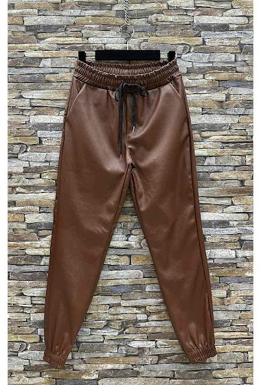 Wholesaler Elle Style - STESSA pants, in imitation leather with front pockets and elastic.
