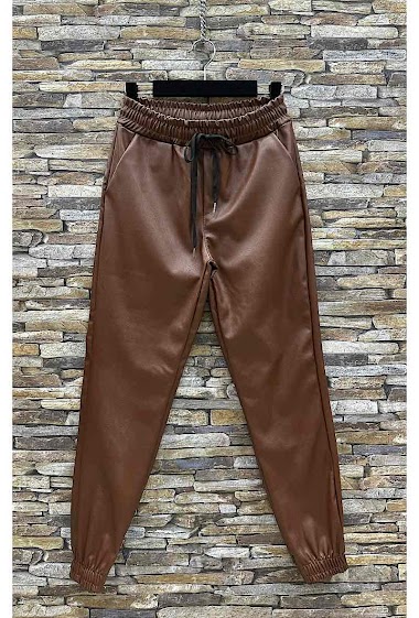 Wholesaler Elle Style - STESSA pants, in imitation leather with front pockets and elastic.