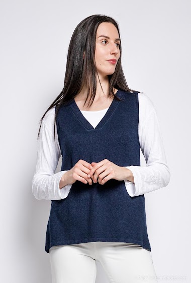 Wholesaler Elle Style - Sleeveless sweater with long sleeve cotton t-shirt. 2 pieces.