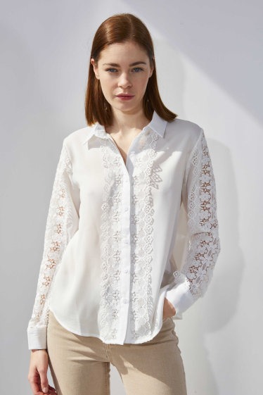 Wholesaler ELLI WHITE - Shirt with lace insert