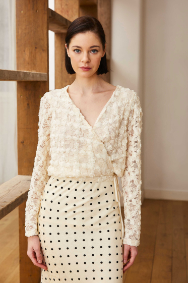 Wholesaler ELLI WHITE - Short sleeve rose lace dress with drawstring belt