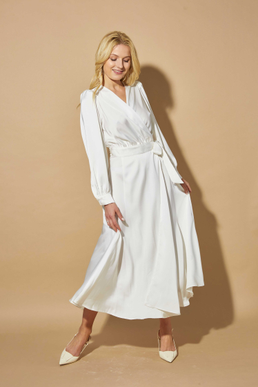 Wholesaler ELLI WHITE - Long satin wedding dress PREMIUM