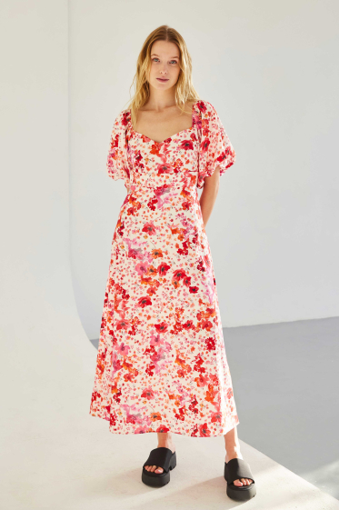 Wholesaler ELLI WHITE - Long floral dress with puff sleeves and lace-up back